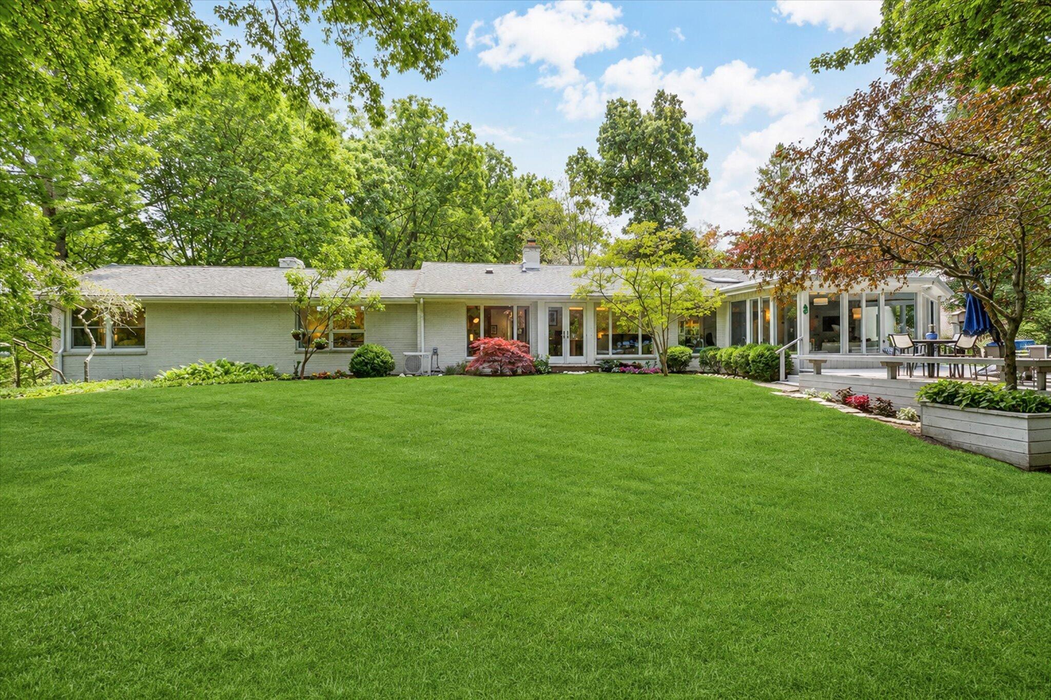 1912 Sunset Court, St. Joseph