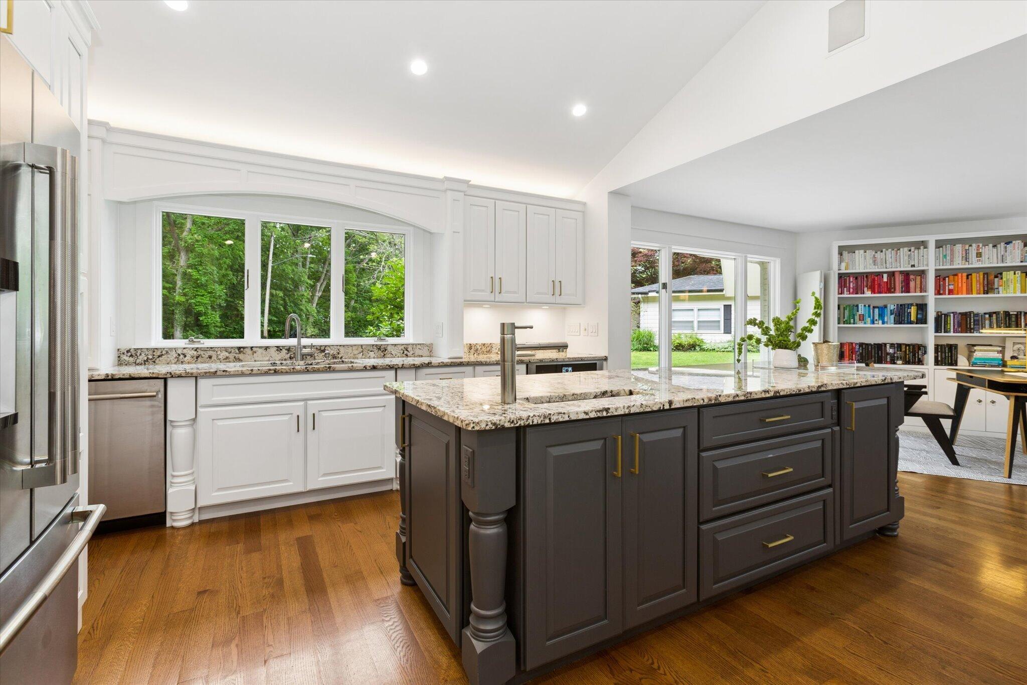 1912 Sunset Court, St. Joseph
