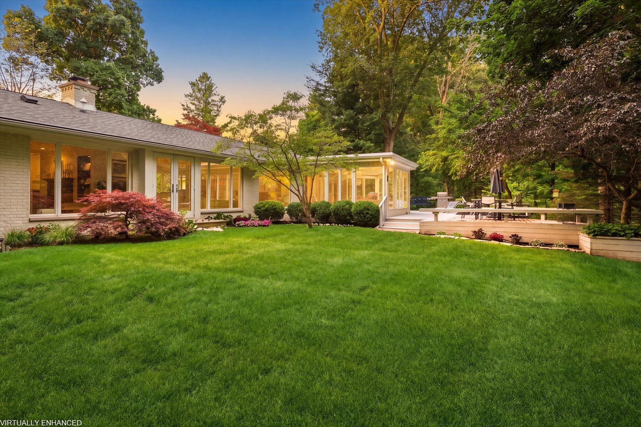 1912 Sunset Court, St. Joseph