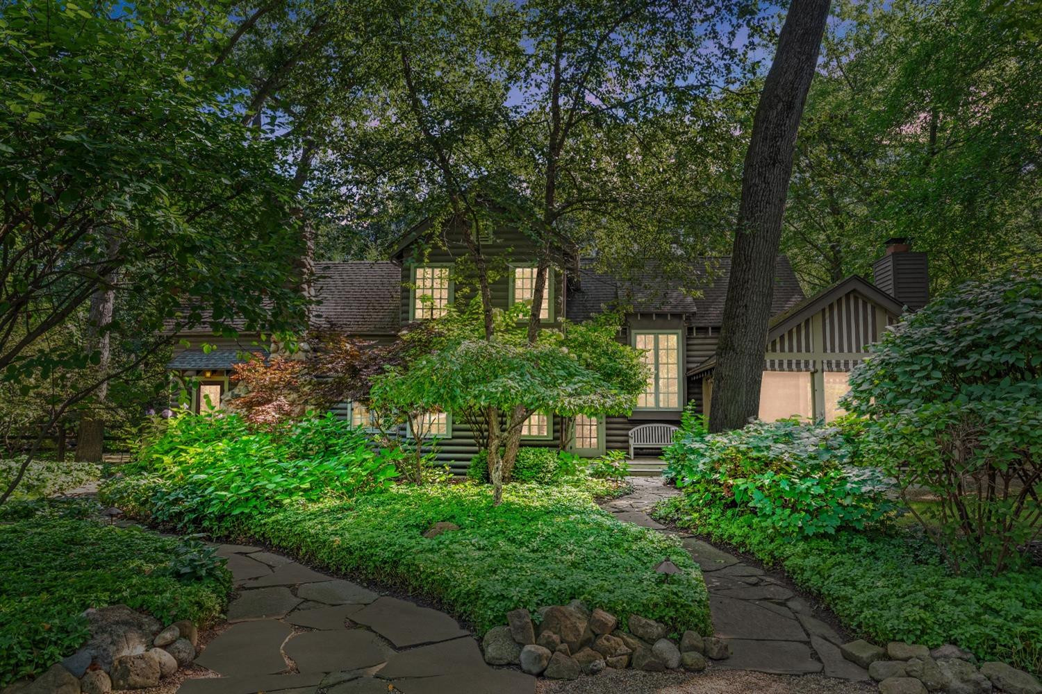 3 Powhatan Drive