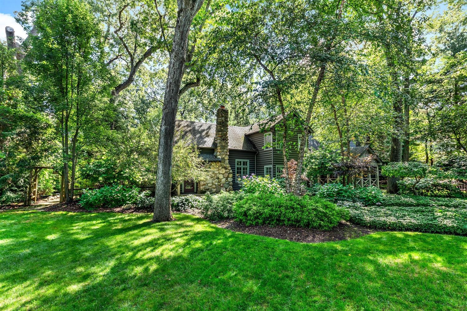 3 Powhatan Drive