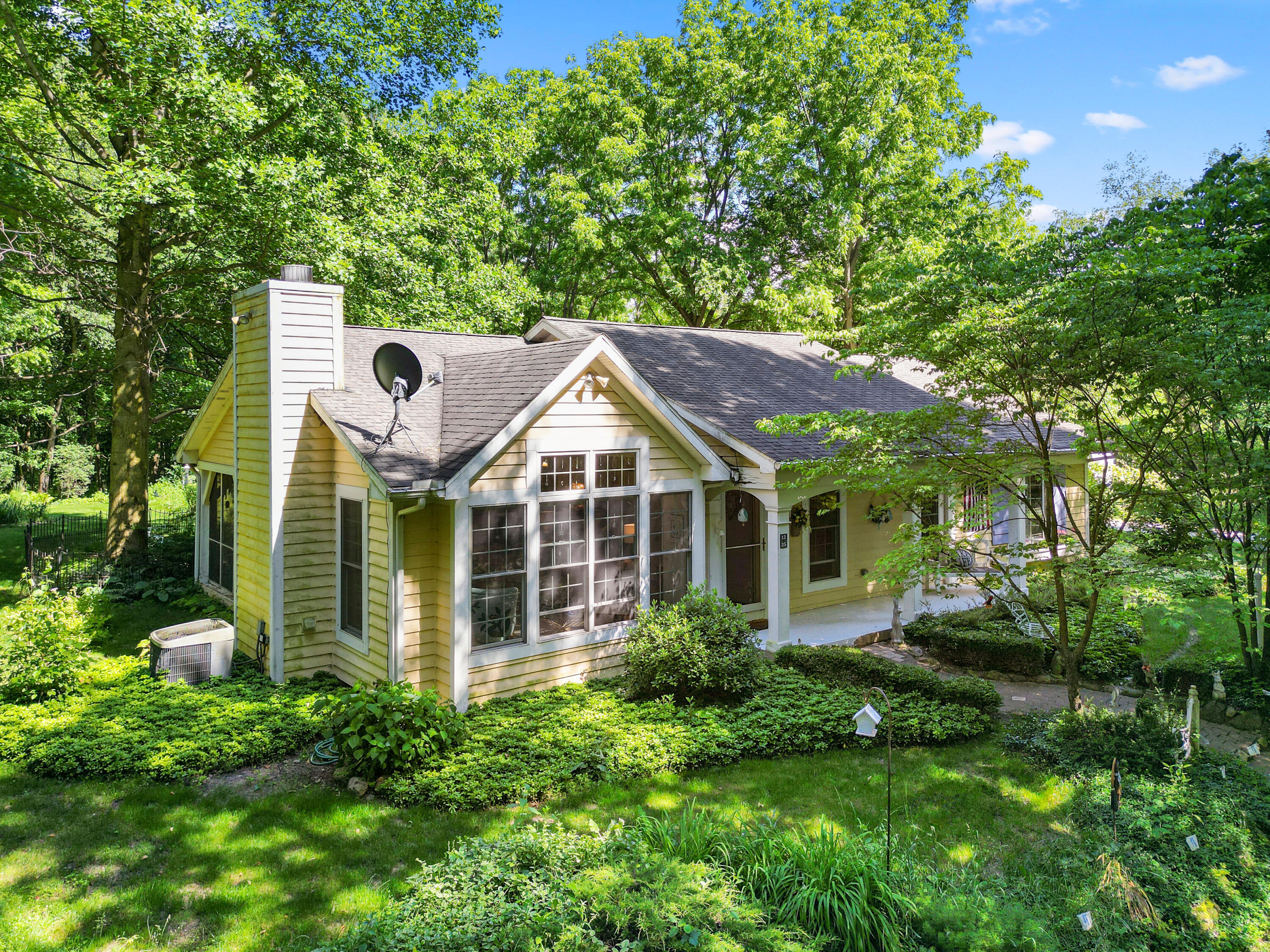 1225 N Goldring Road