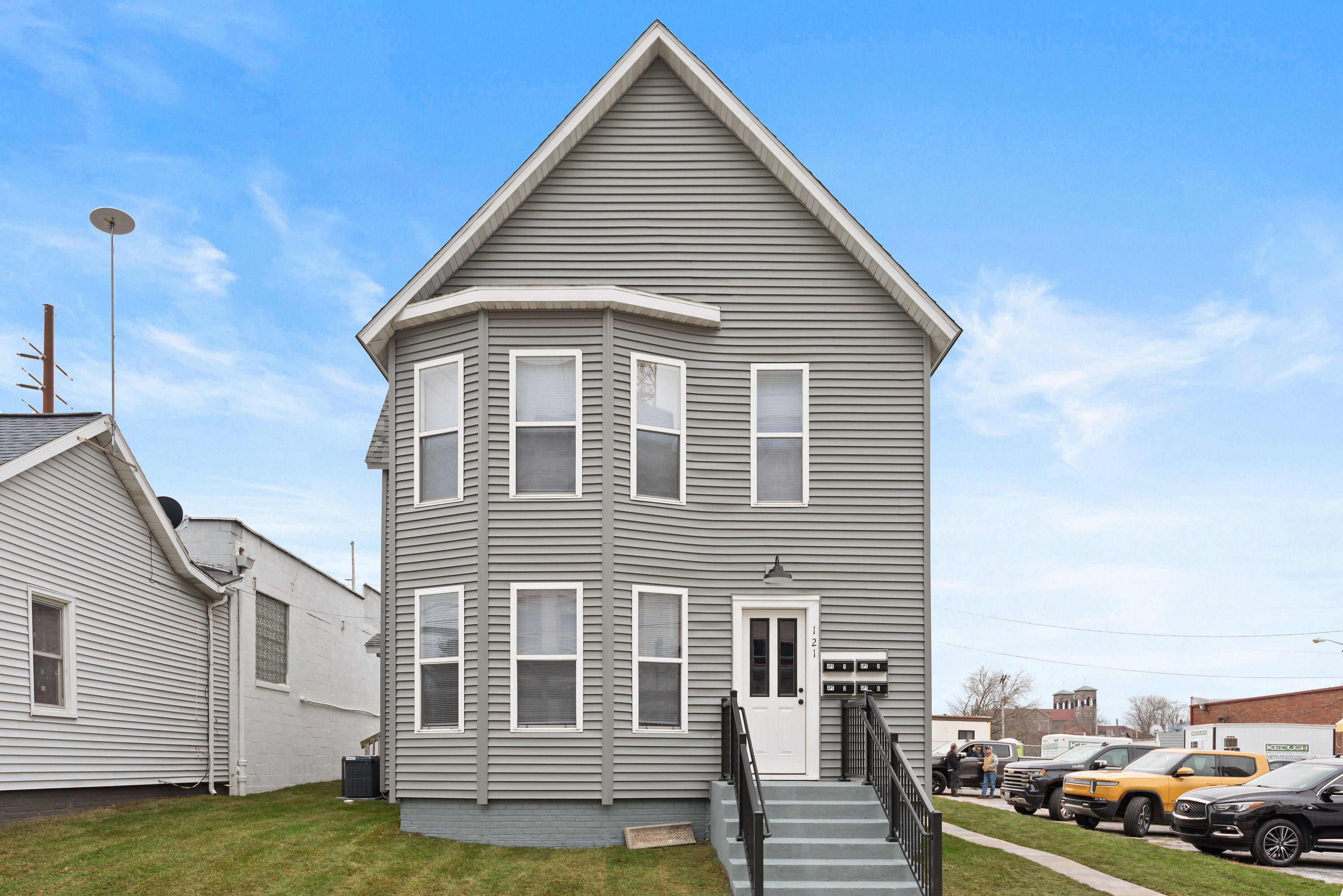 121 E 11th Street