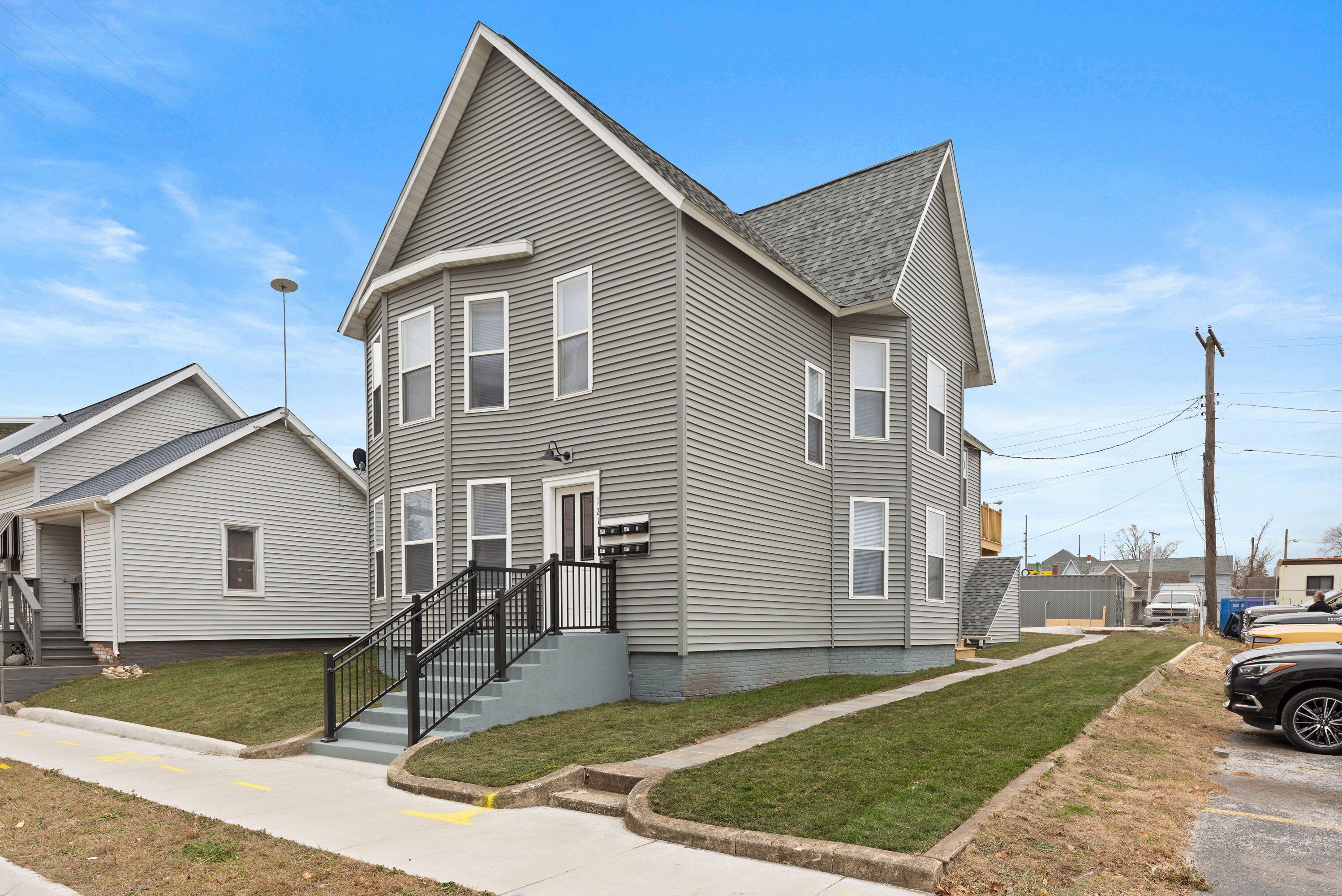 121 E 11th Street