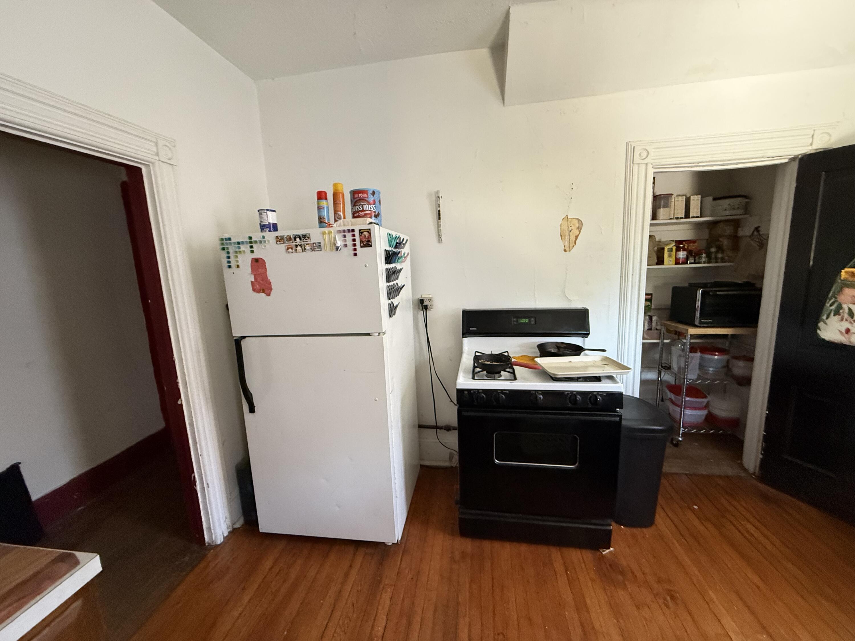 320 E 8th