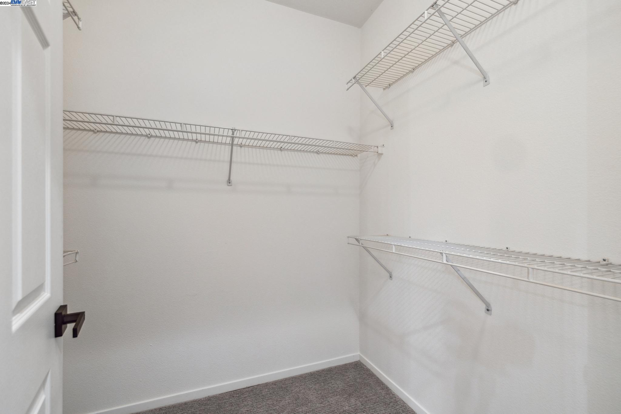 260 Caldecott Ln # 215