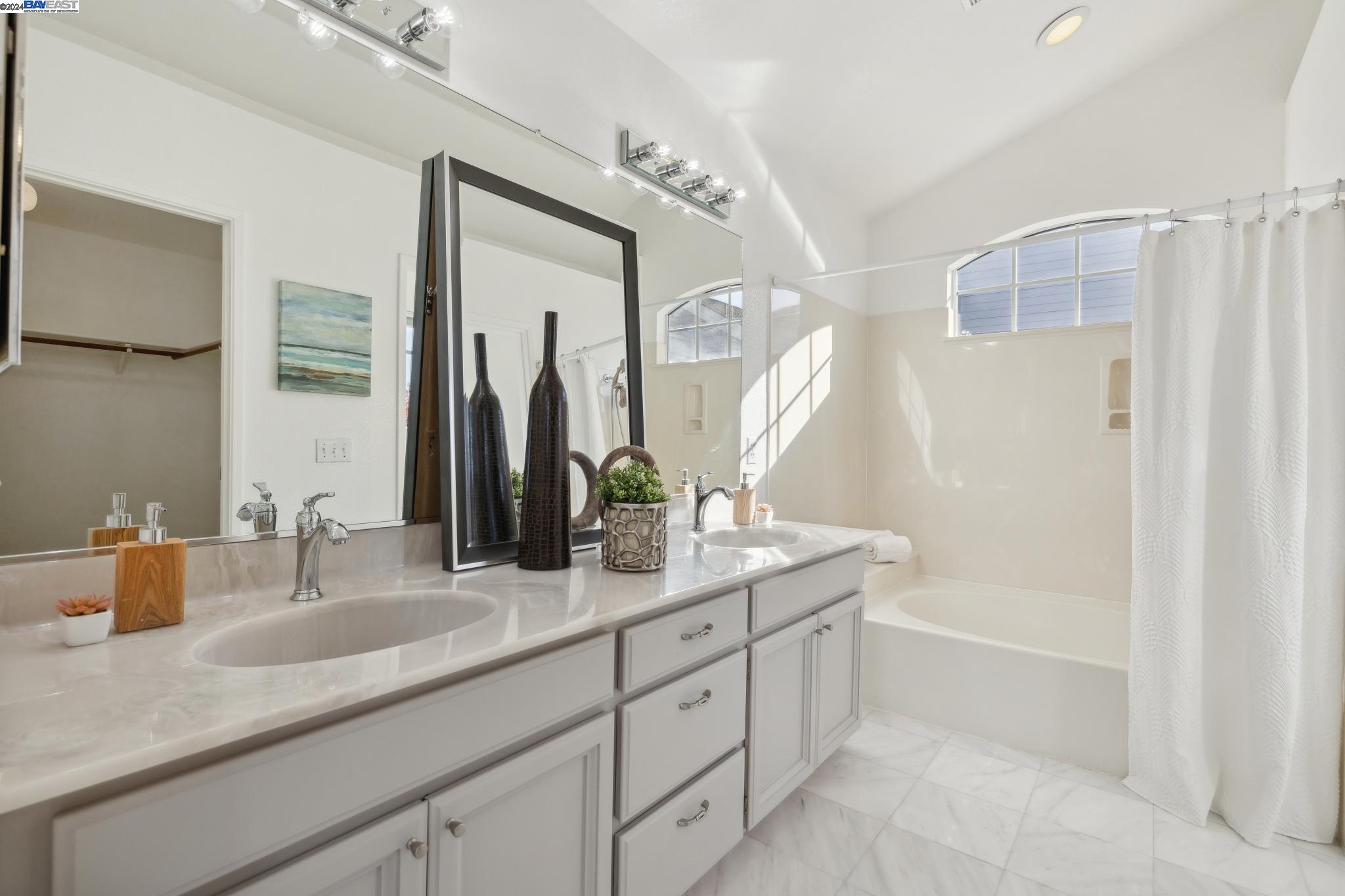 219 Bannister Ct
