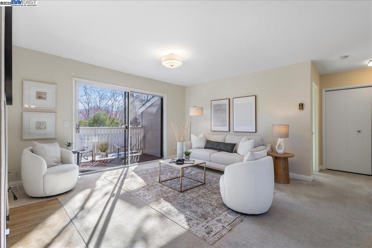 222 Schooner Ct