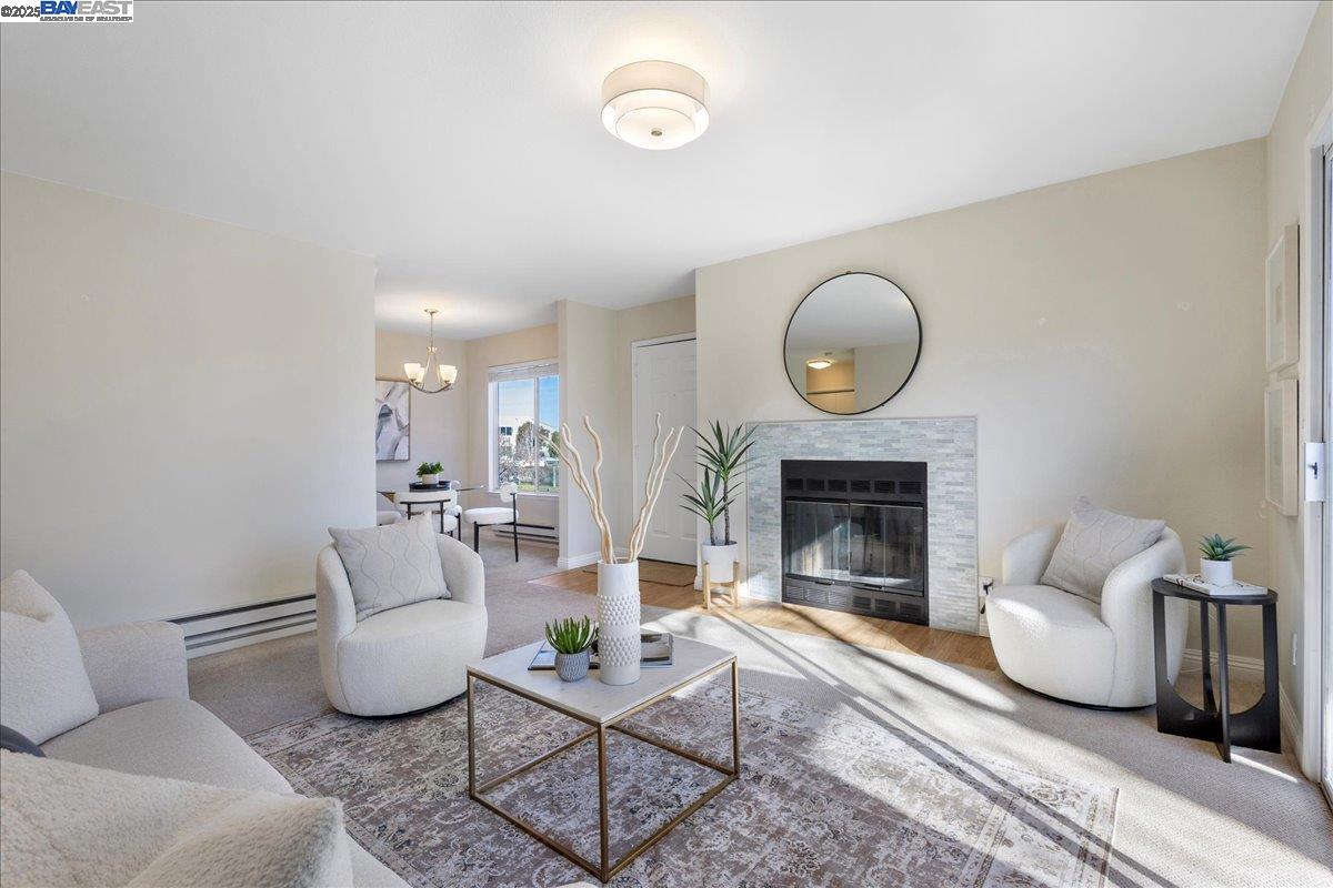 222 Schooner Ct