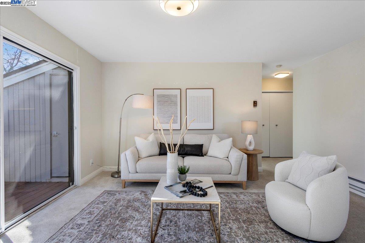 222 Schooner Ct