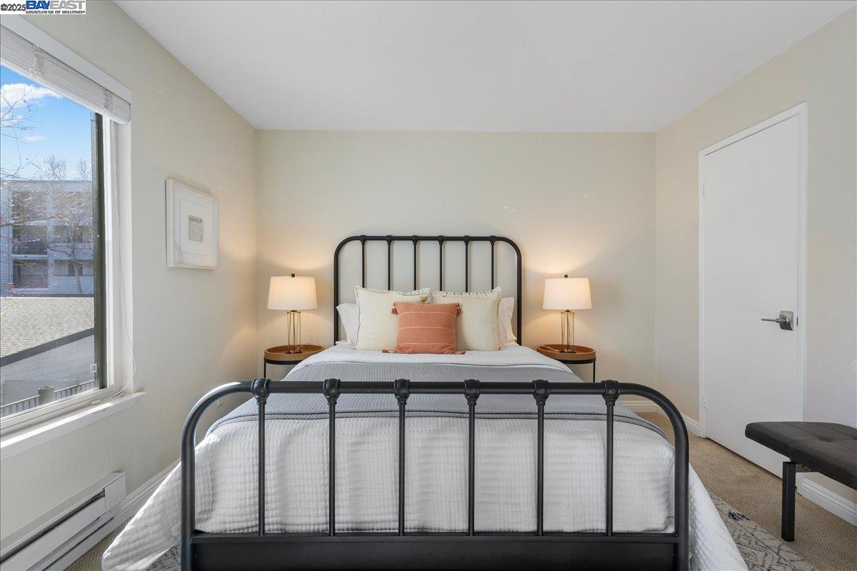 222 Schooner Ct