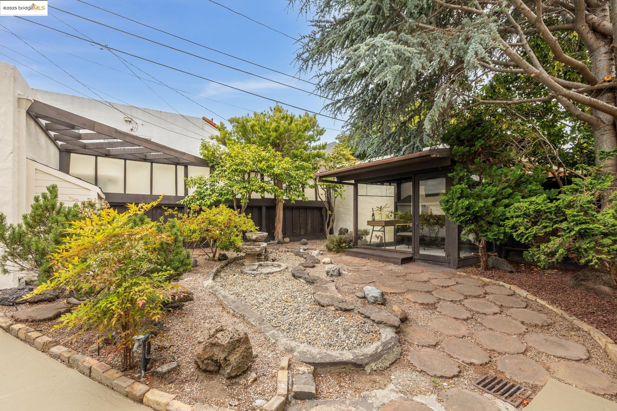 1701 Cambridge Drive