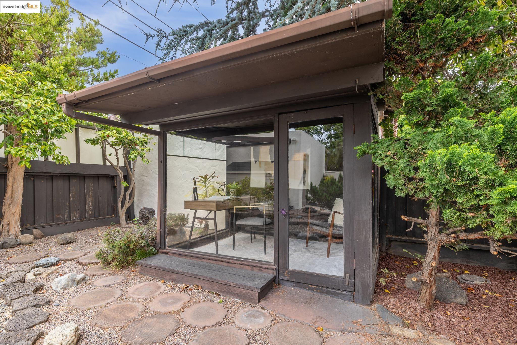 1701 Cambridge Drive
