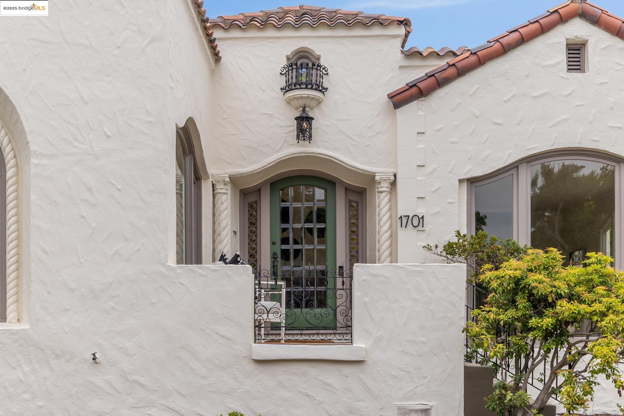 1701 Cambridge Drive