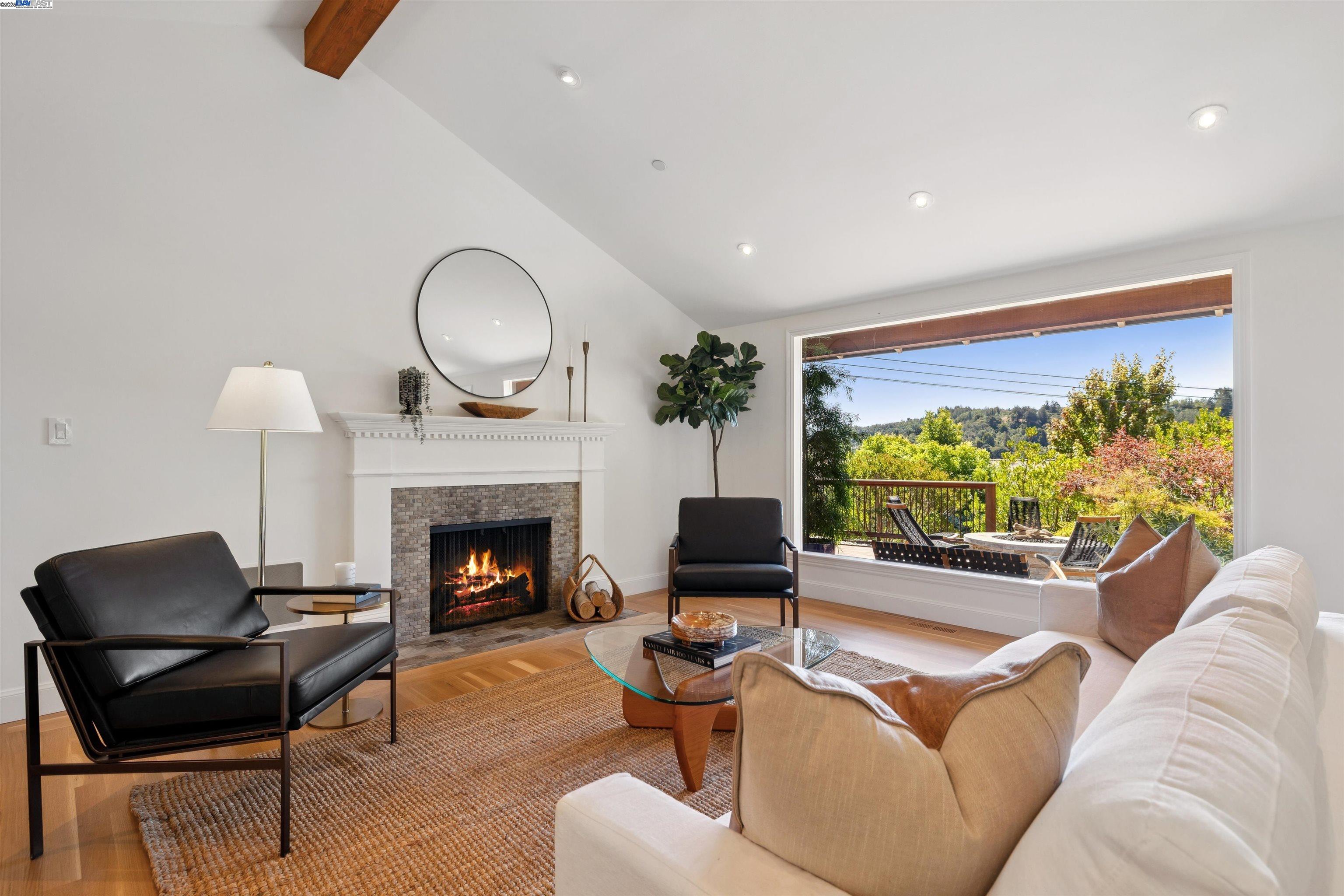 184 Hilldale Dr