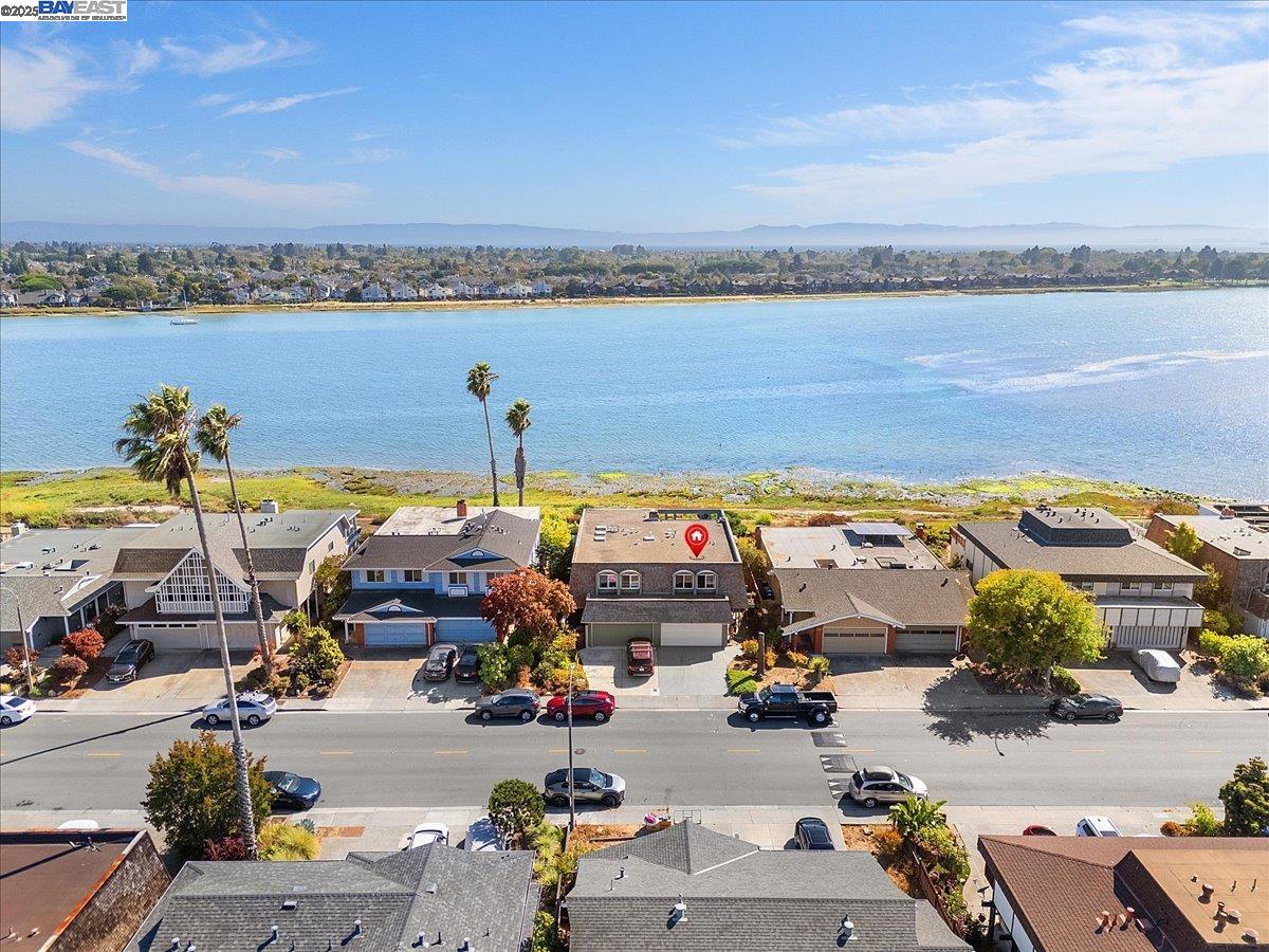 2904 Bayview Dr
