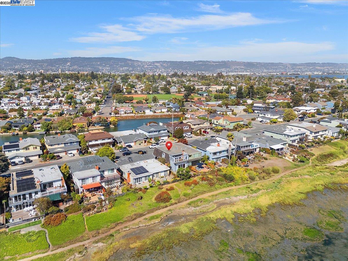 2904 Bayview Dr