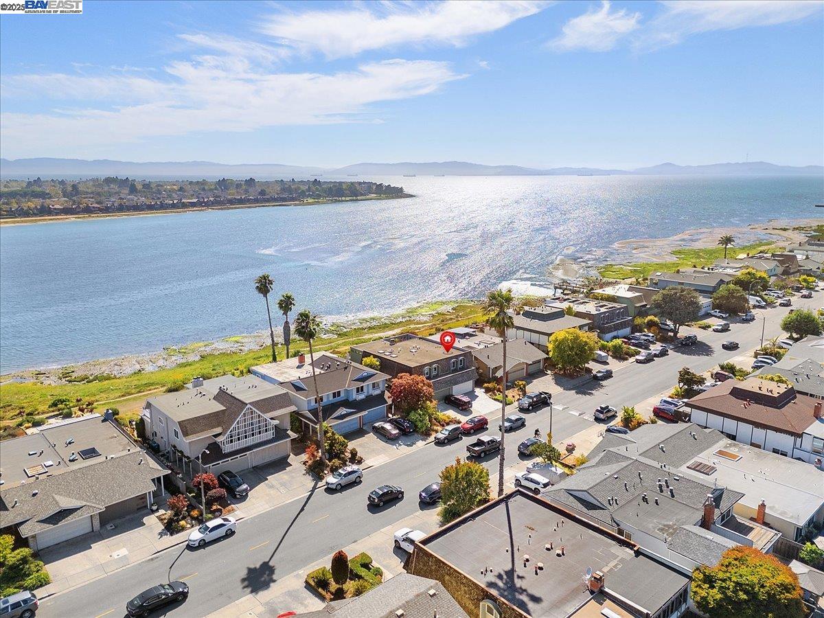 2904 Bayview Dr