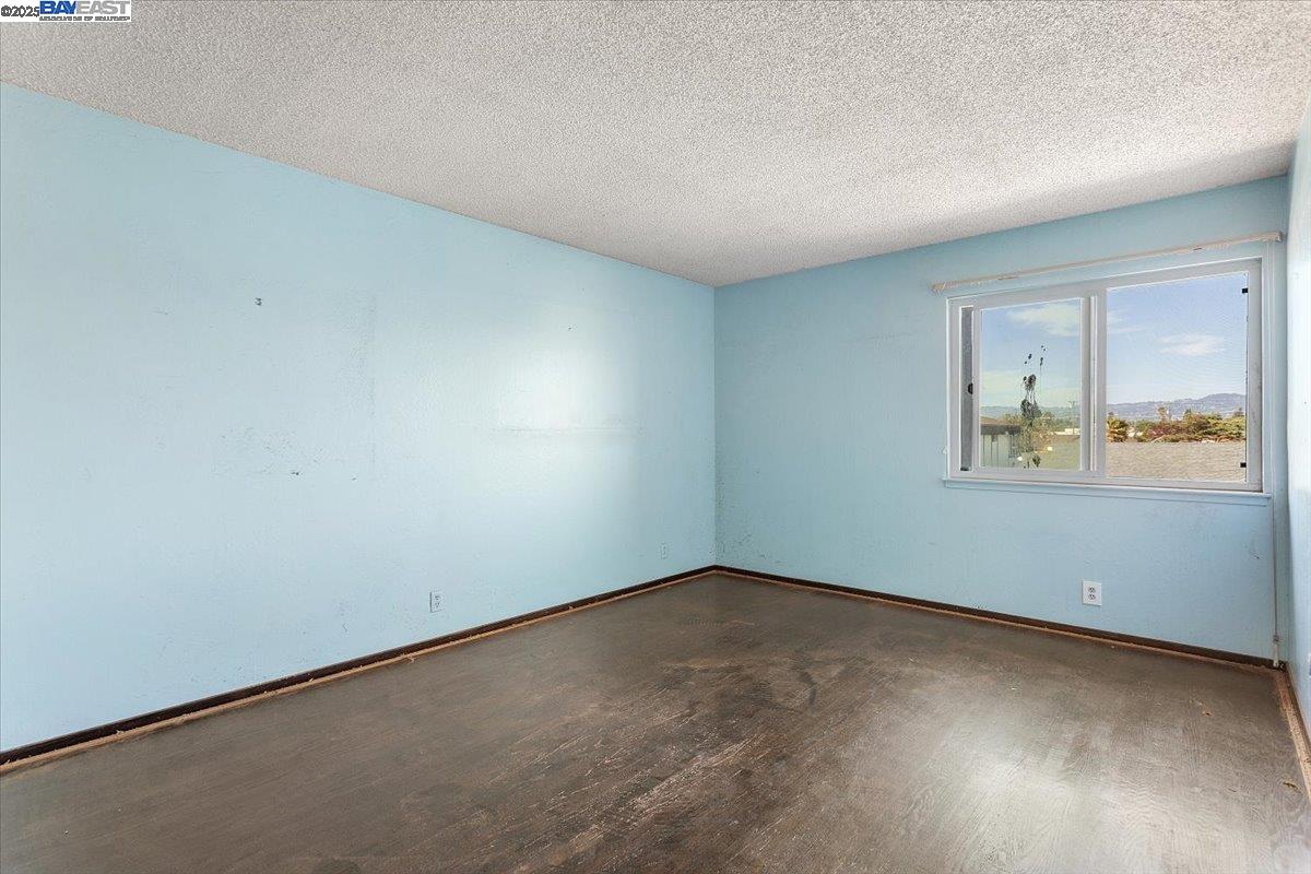 2904 Bayview Dr