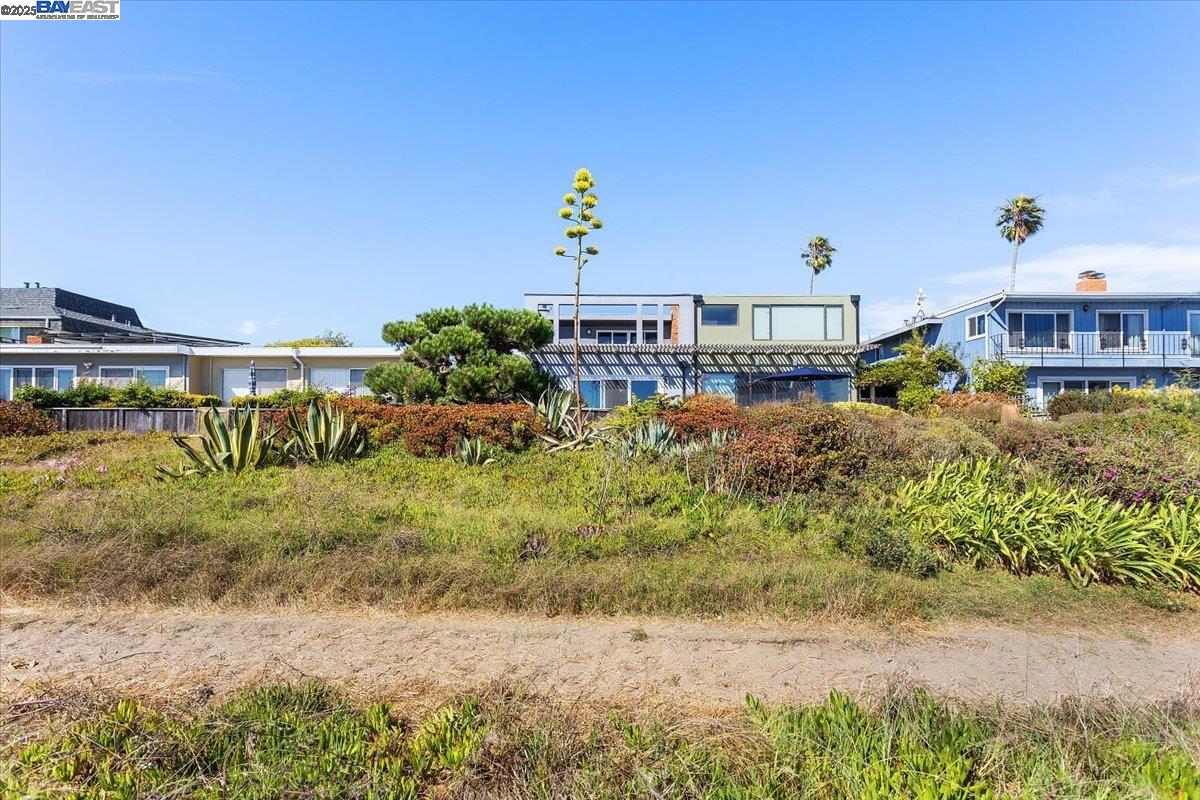 2904 Bayview Dr