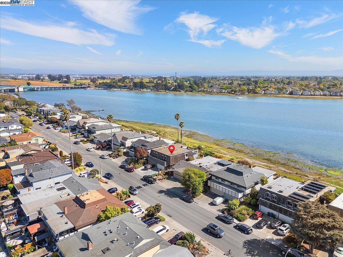 2904 Bayview Dr