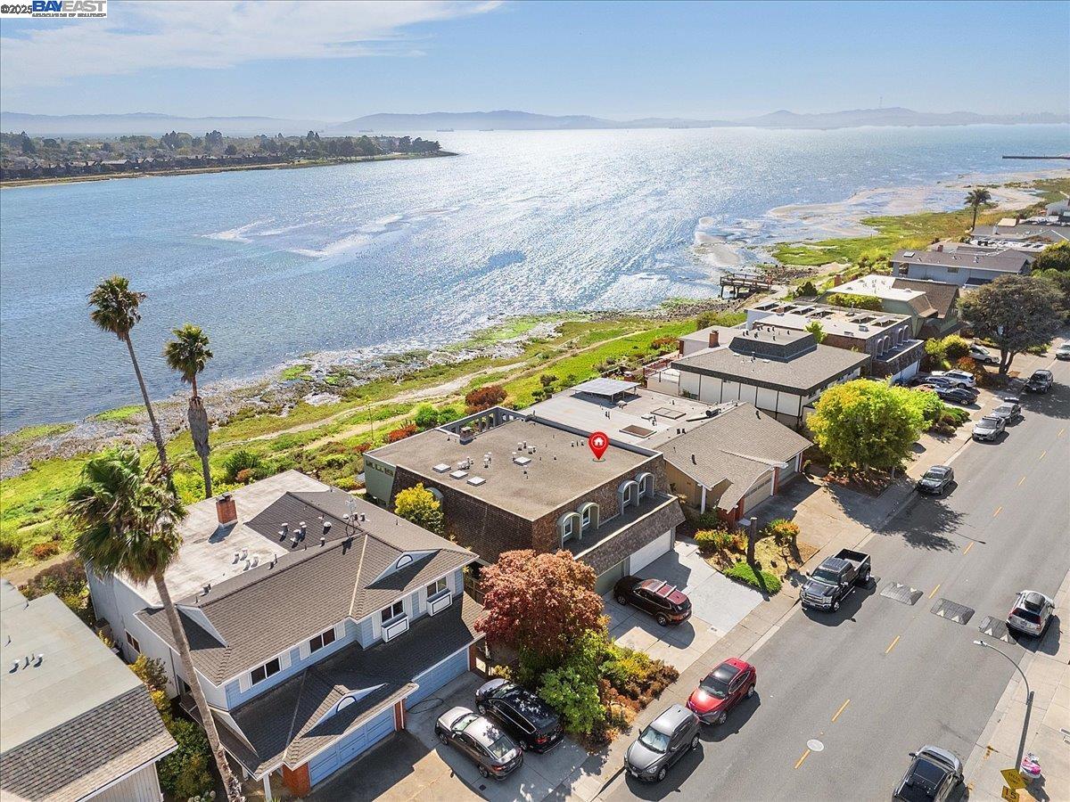 2904 Bayview Dr