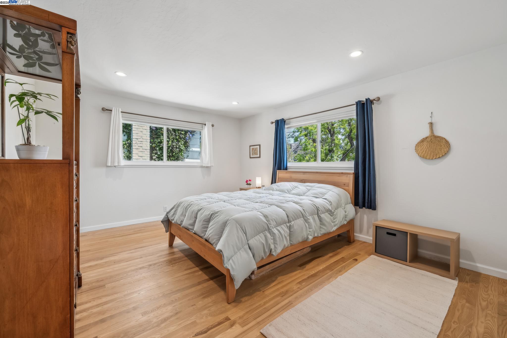 1233 Broadway