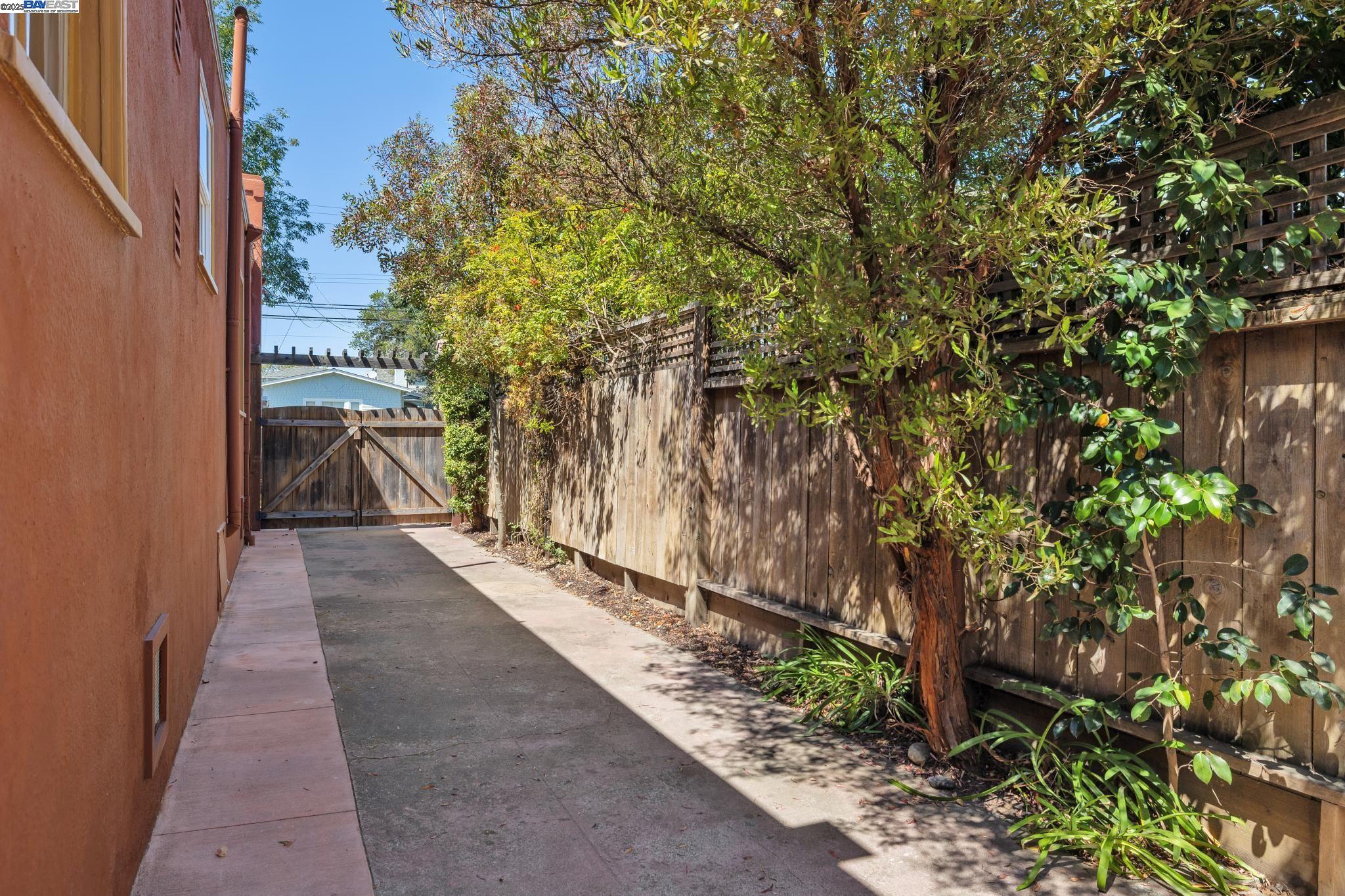 1336 Fernside