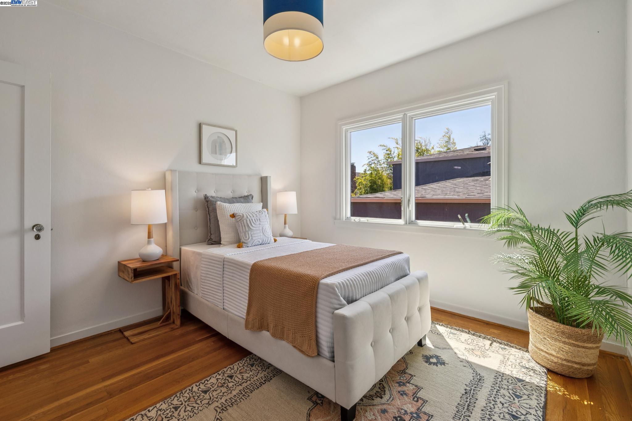 1336 Fernside