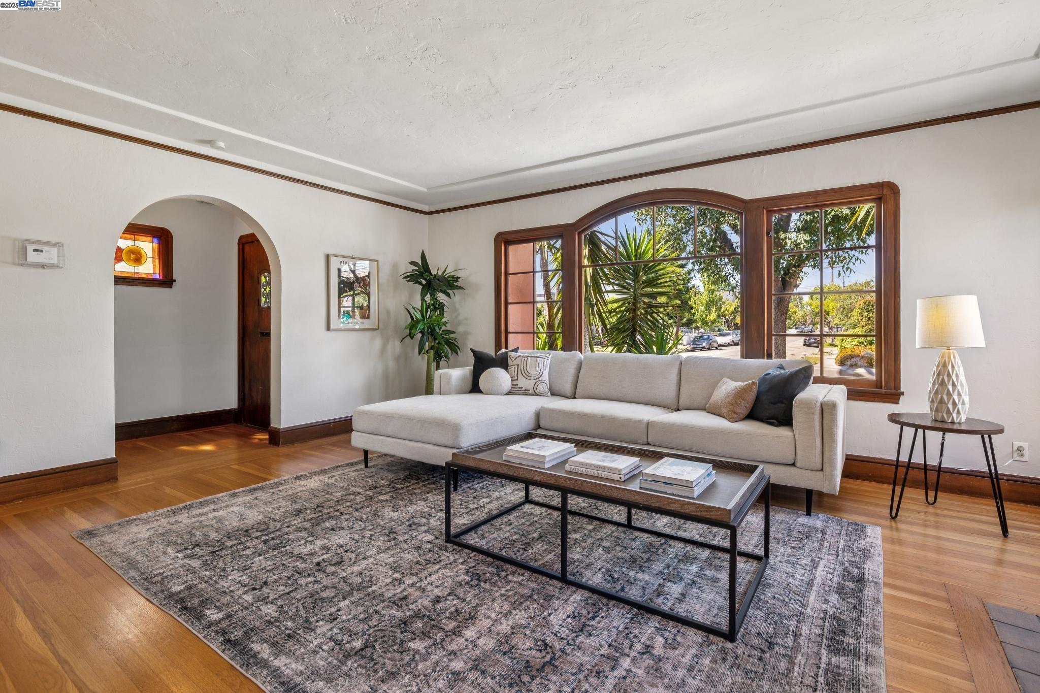 1336 Fernside
