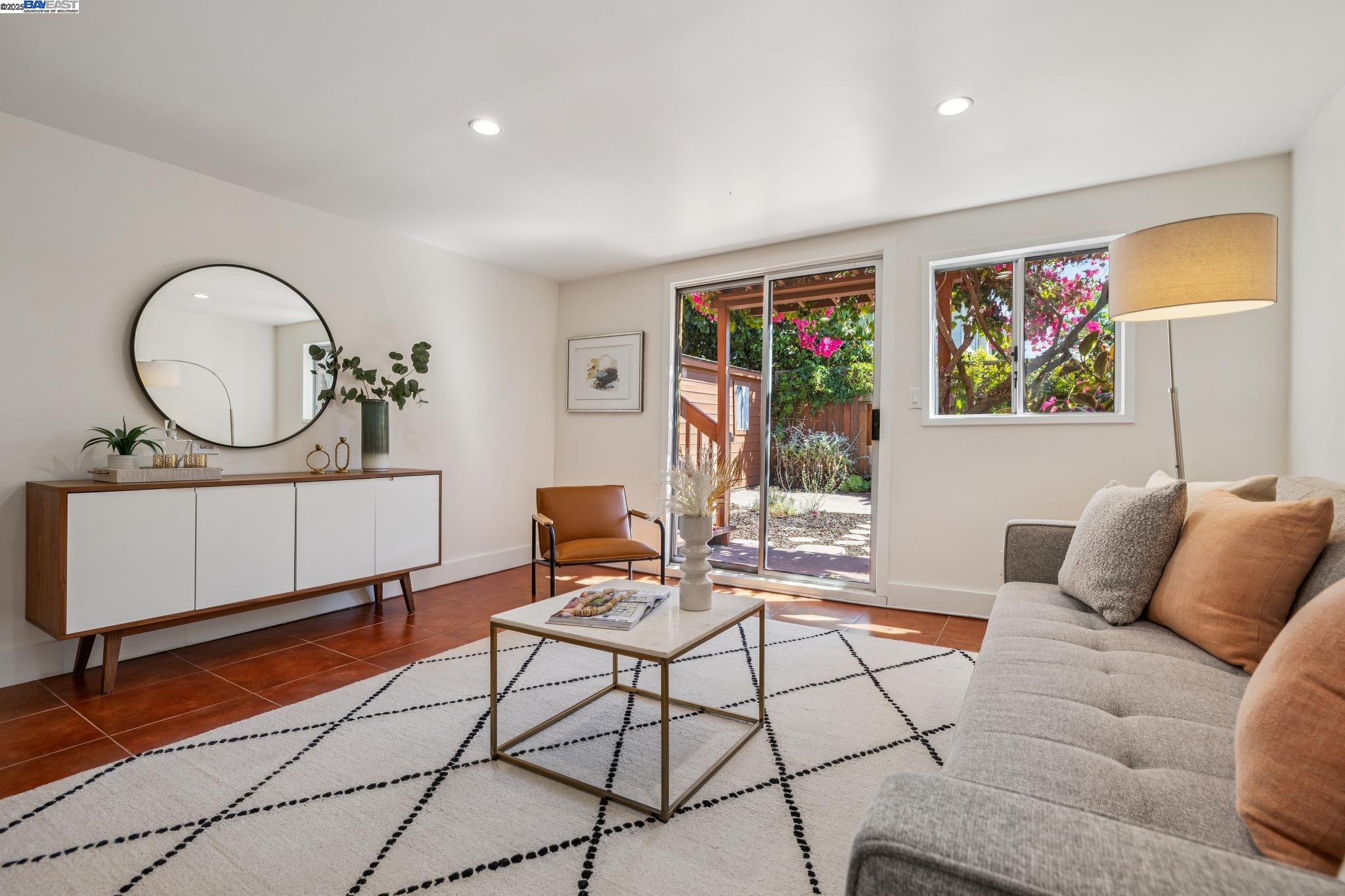 1336 Fernside