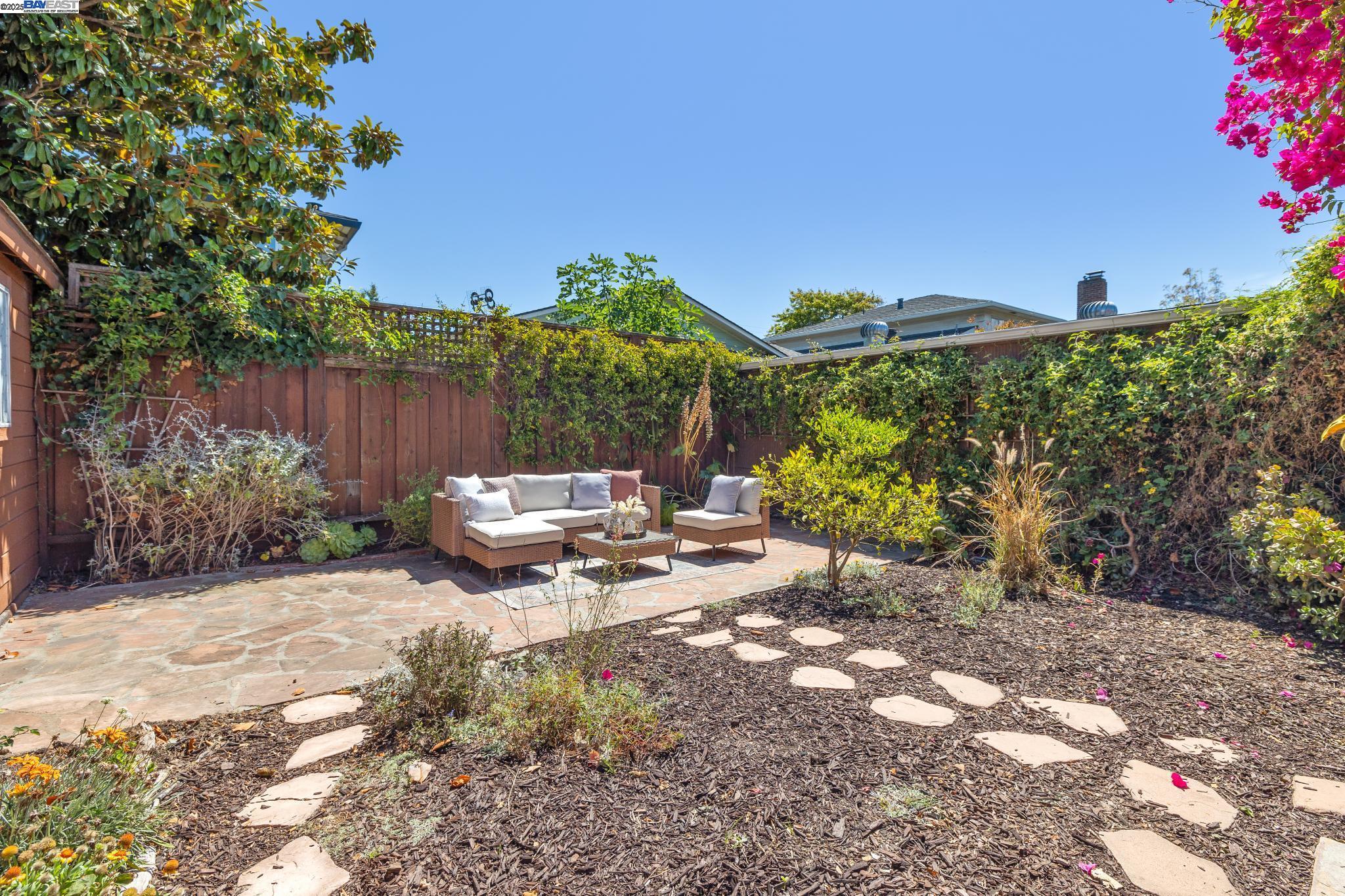1336 Fernside