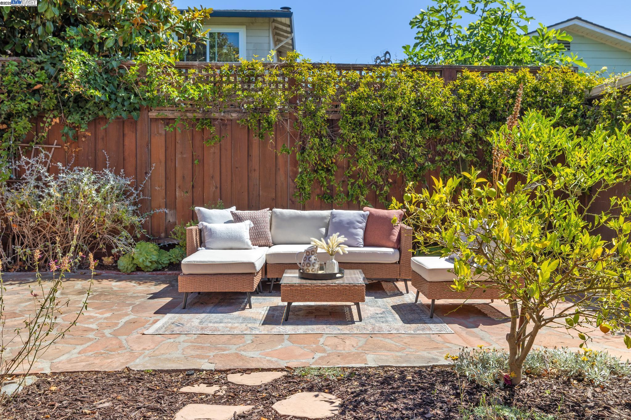 1336 Fernside