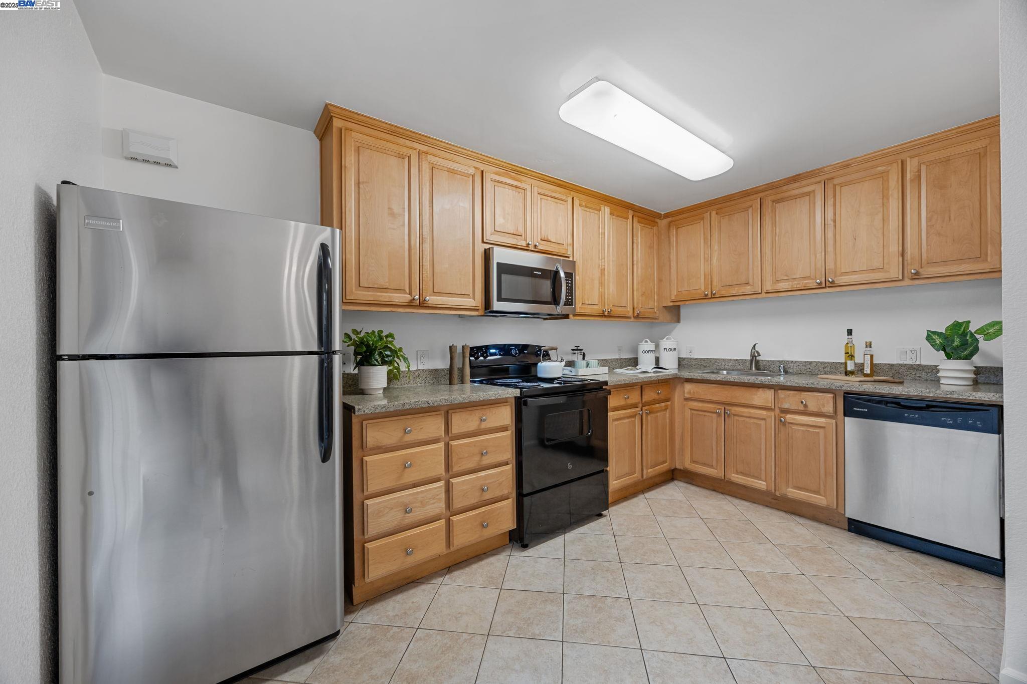 720 Fargo Ave # 14