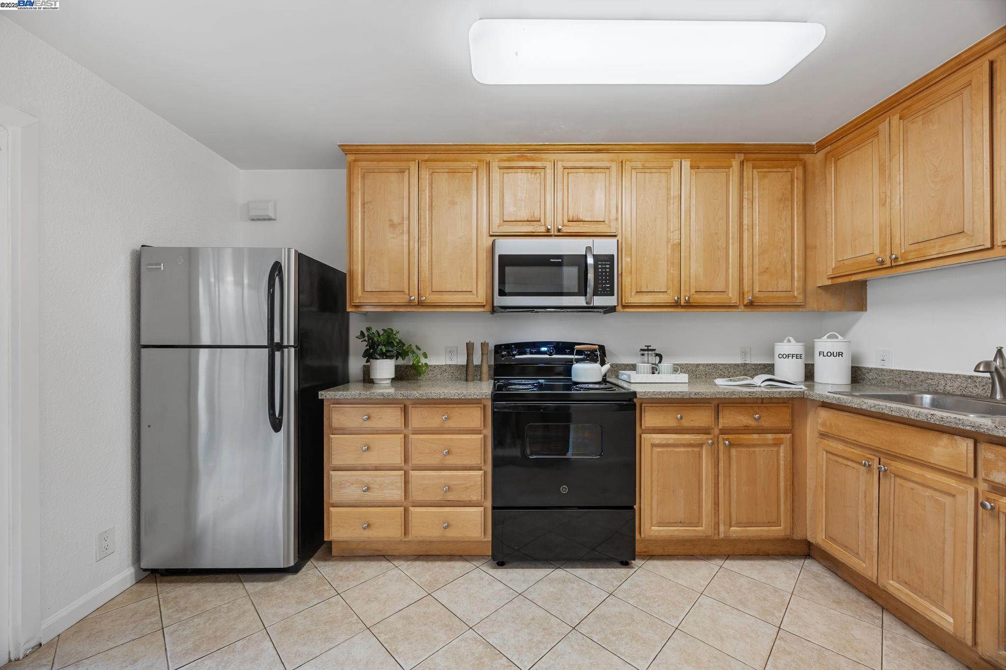 720 Fargo Ave # 14