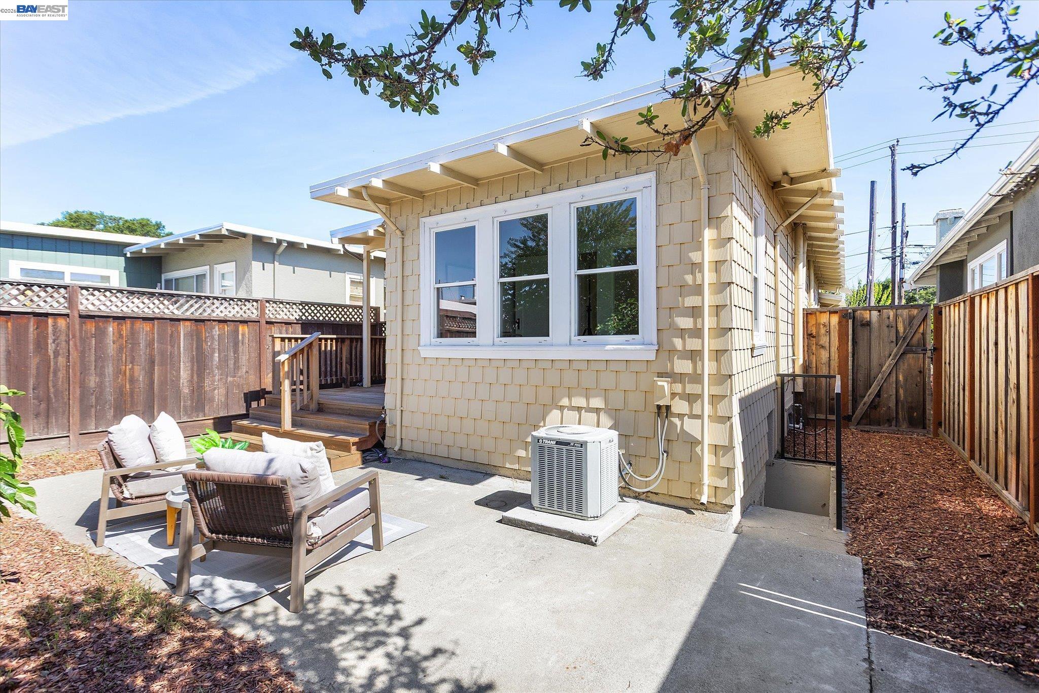 2516 Buena Vista Ave