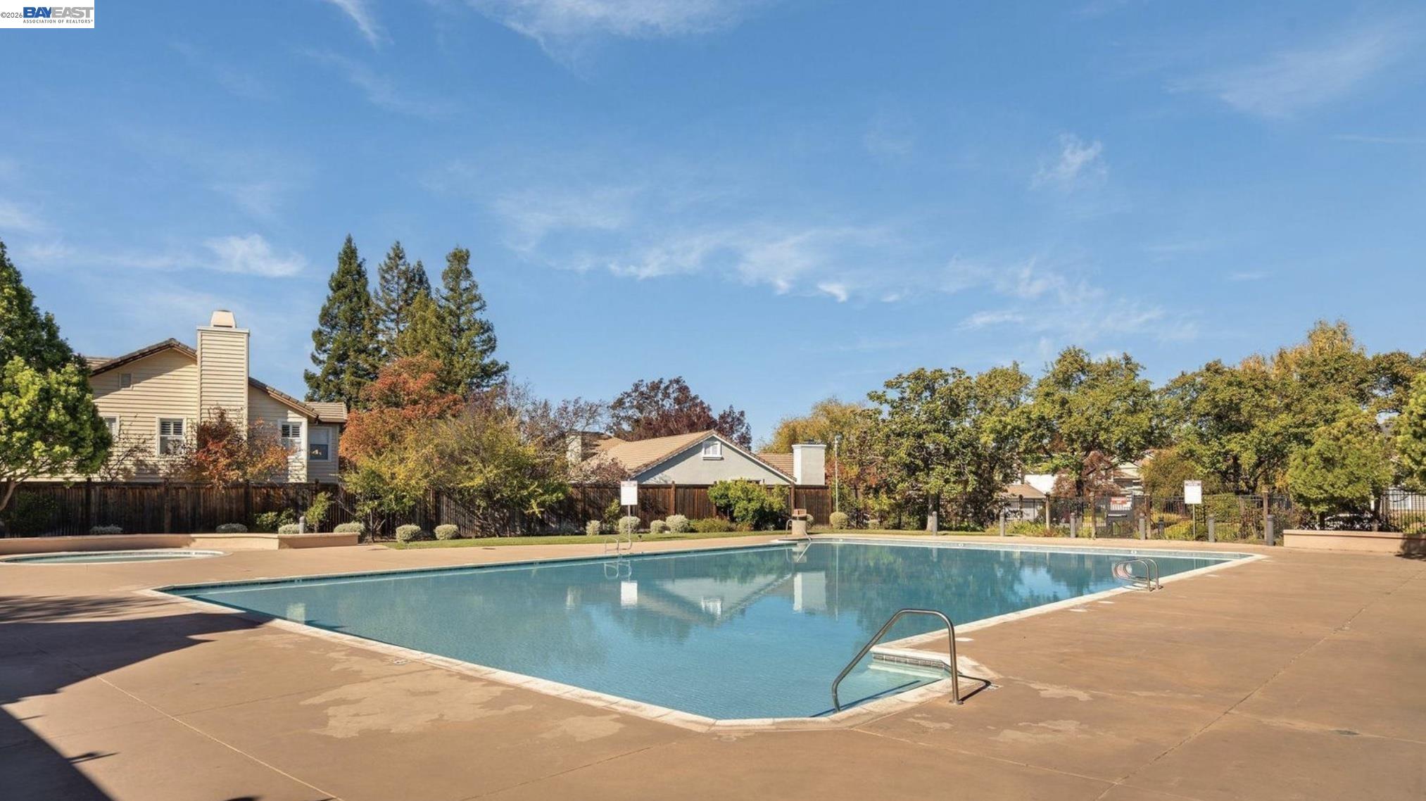 535 Zenith Ridge Rd