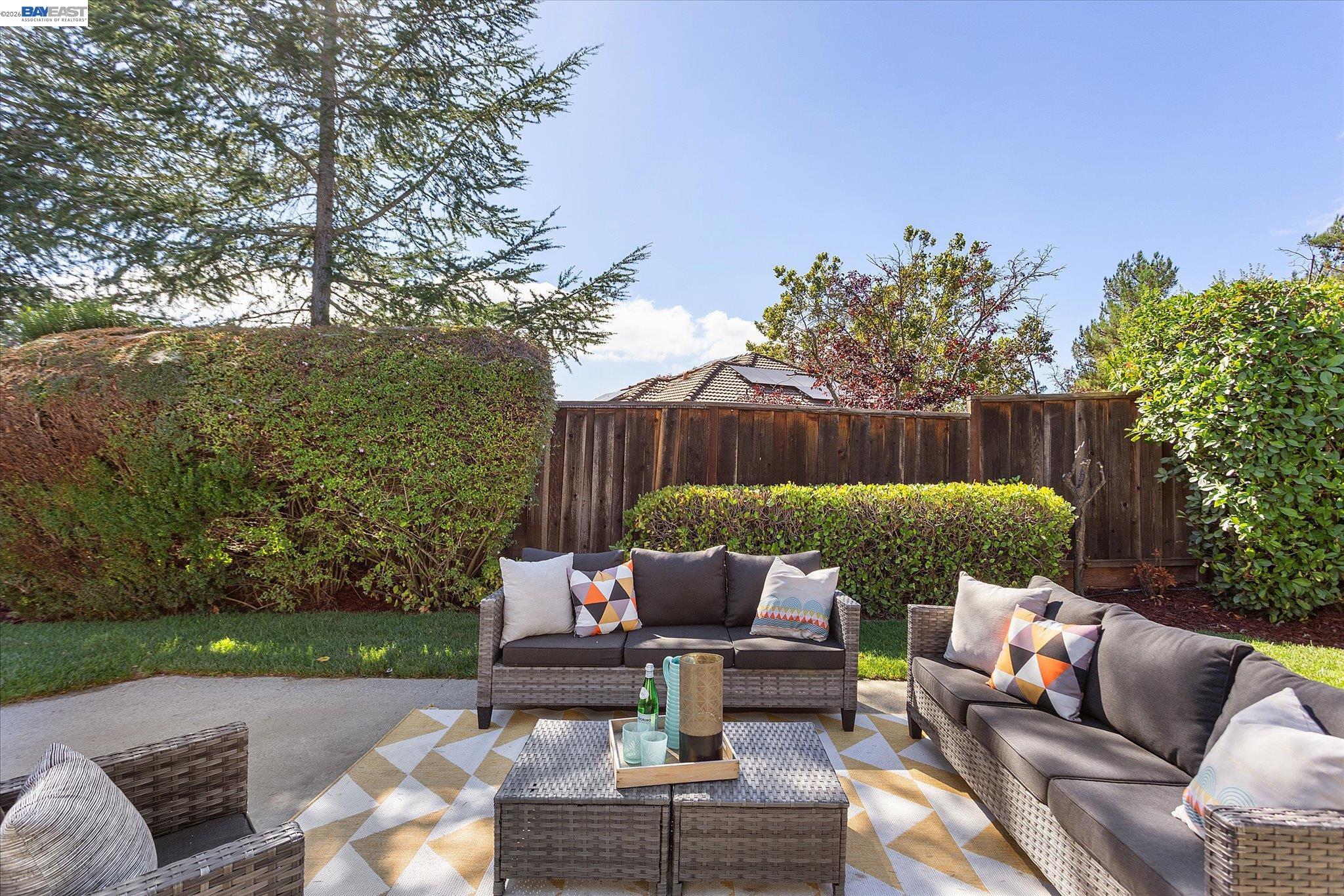 535 Zenith Ridge Rd