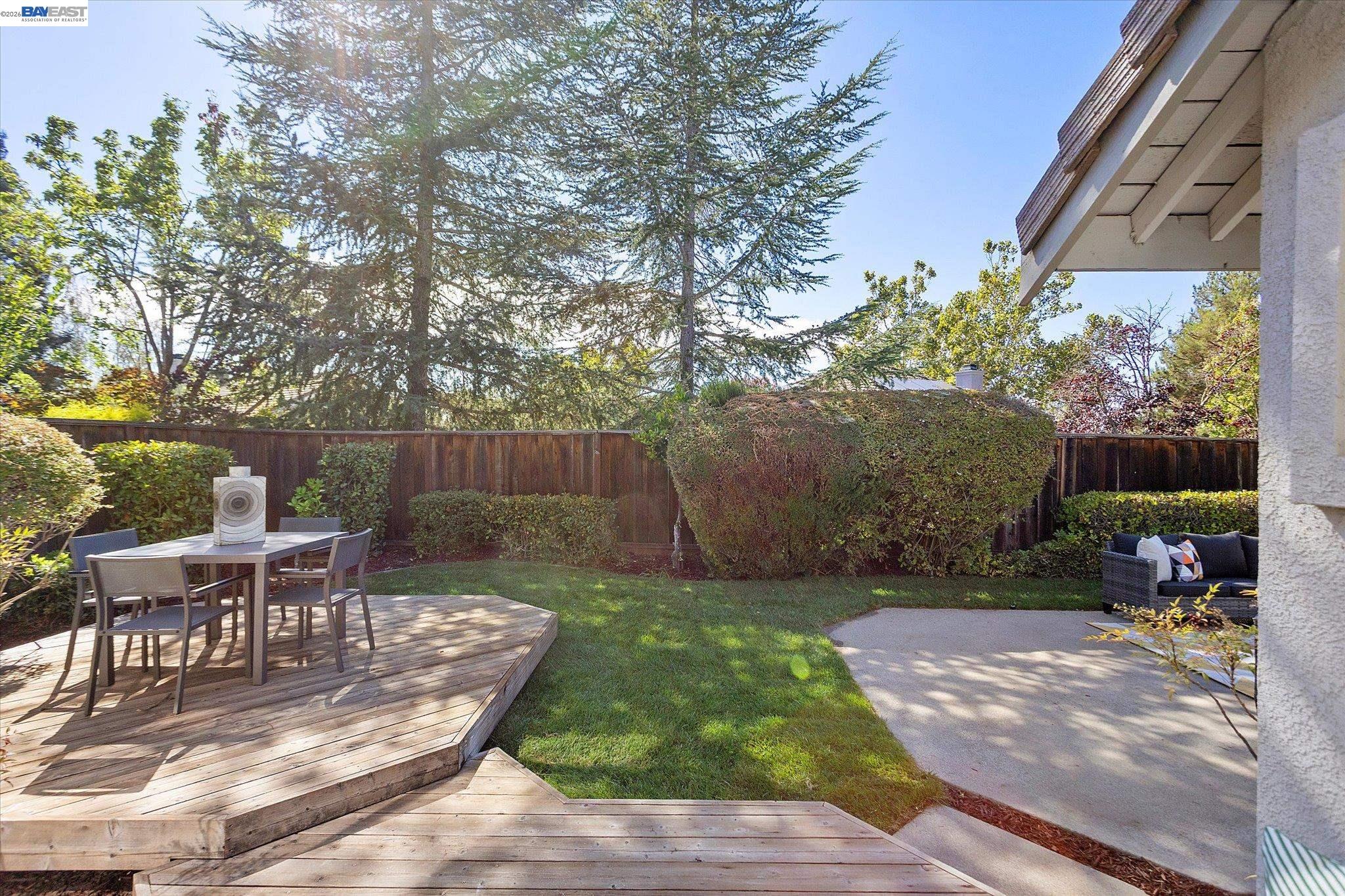 535 Zenith Ridge Rd
