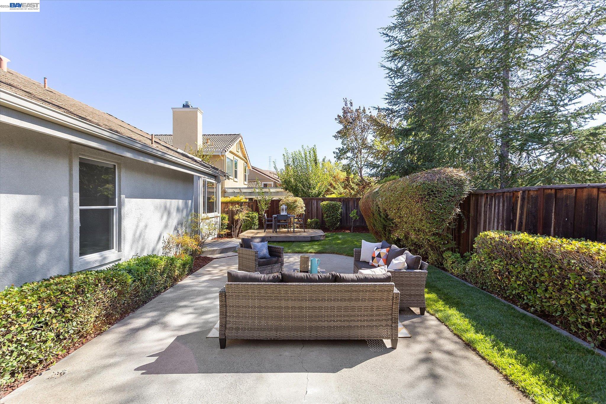 535 Zenith Ridge Rd