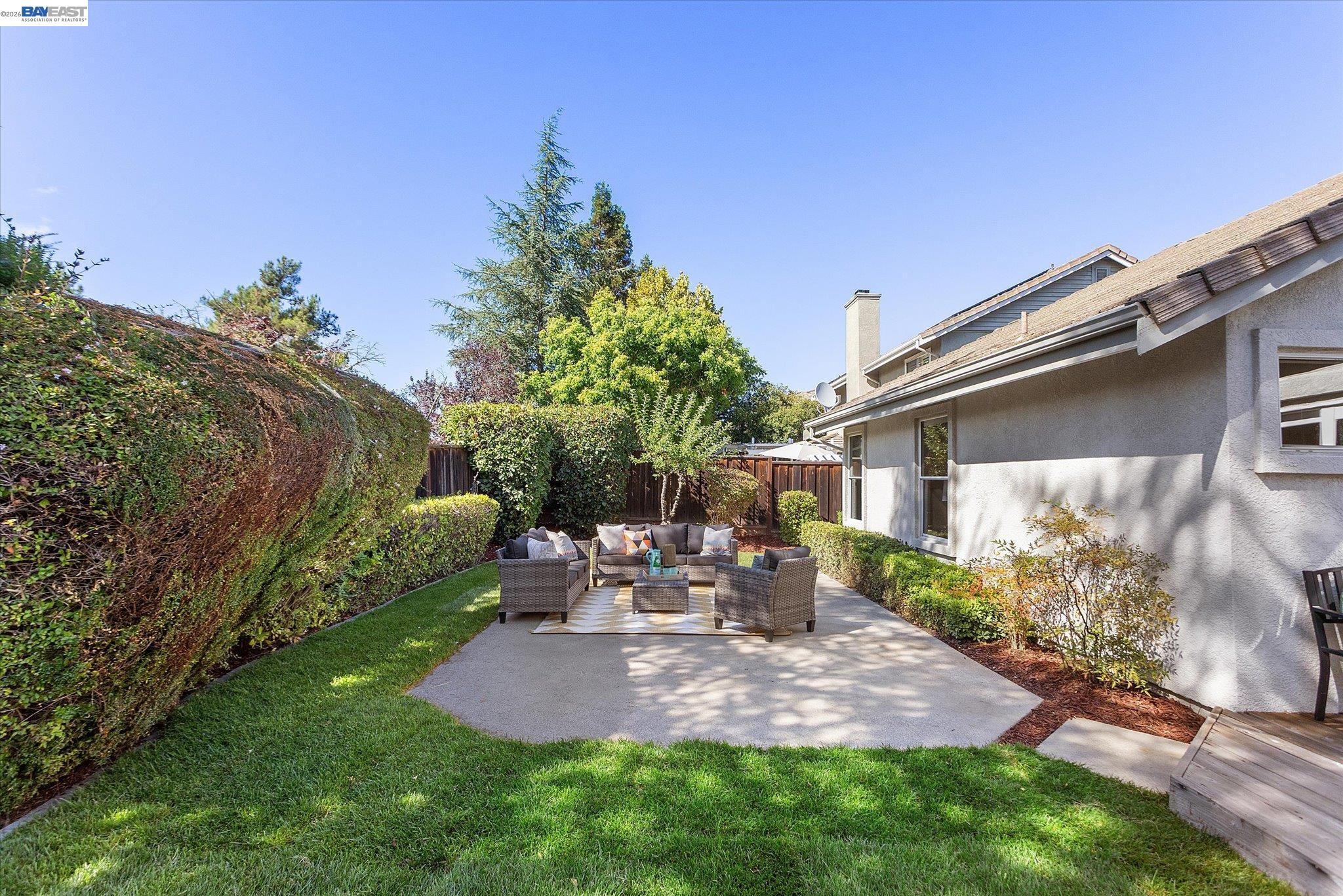 535 Zenith Ridge Rd
