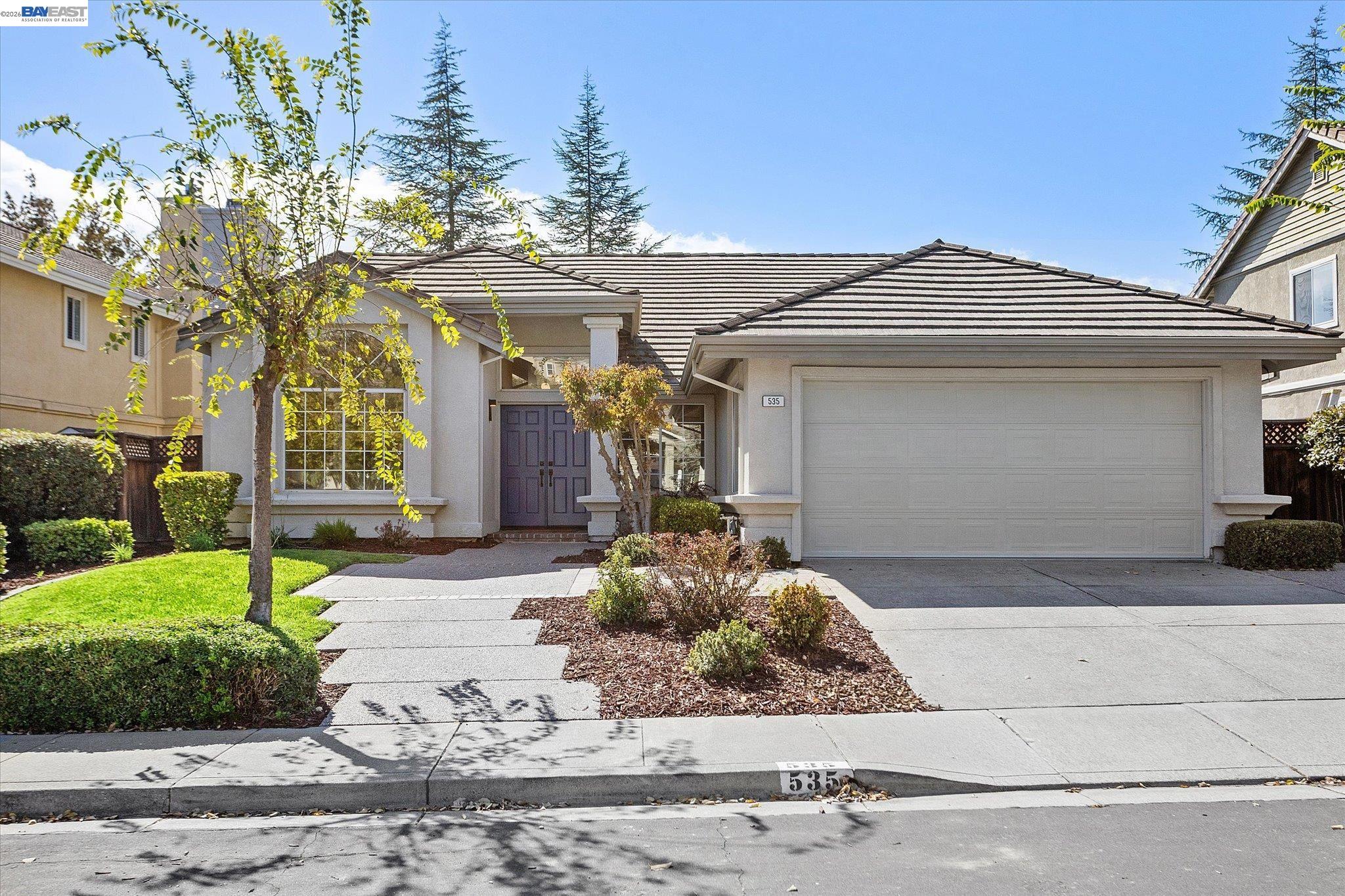 535 Zenith Ridge Rd