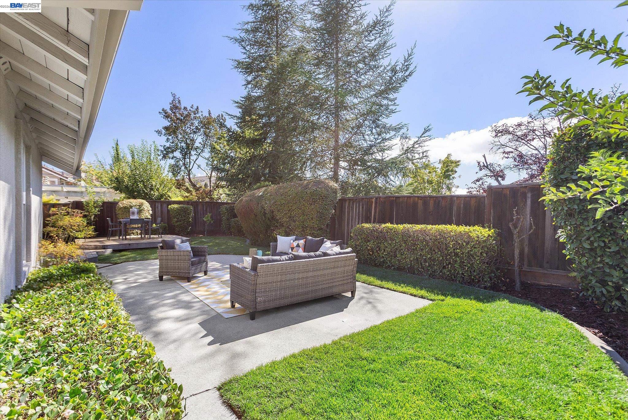 535 Zenith Ridge Rd