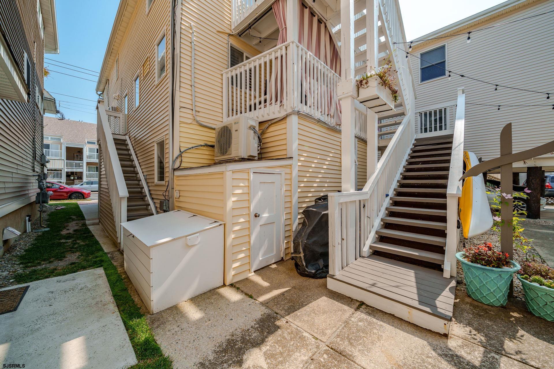 3316 Asbury #1 (A) Ave Unit: 1 (A)