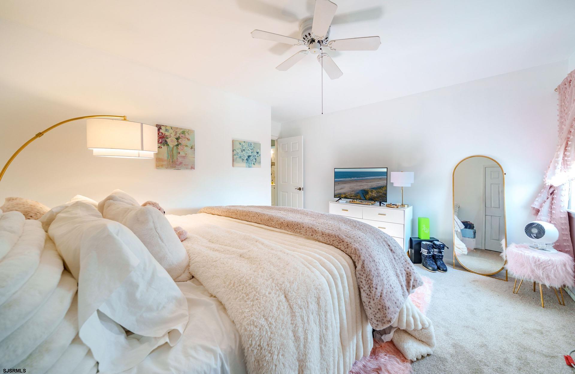 2734 Bay Ave Unit: 2734