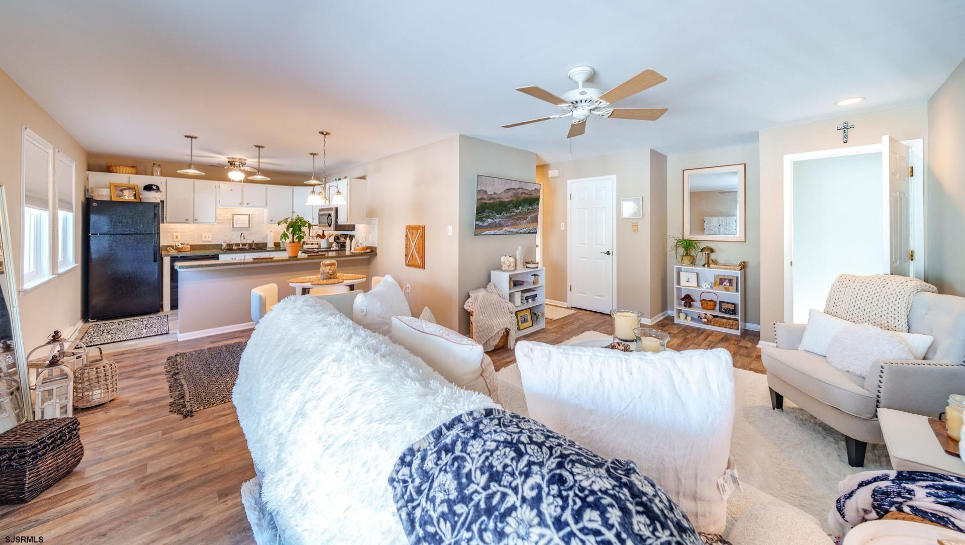 2734 Bay Ave Unit: 2734