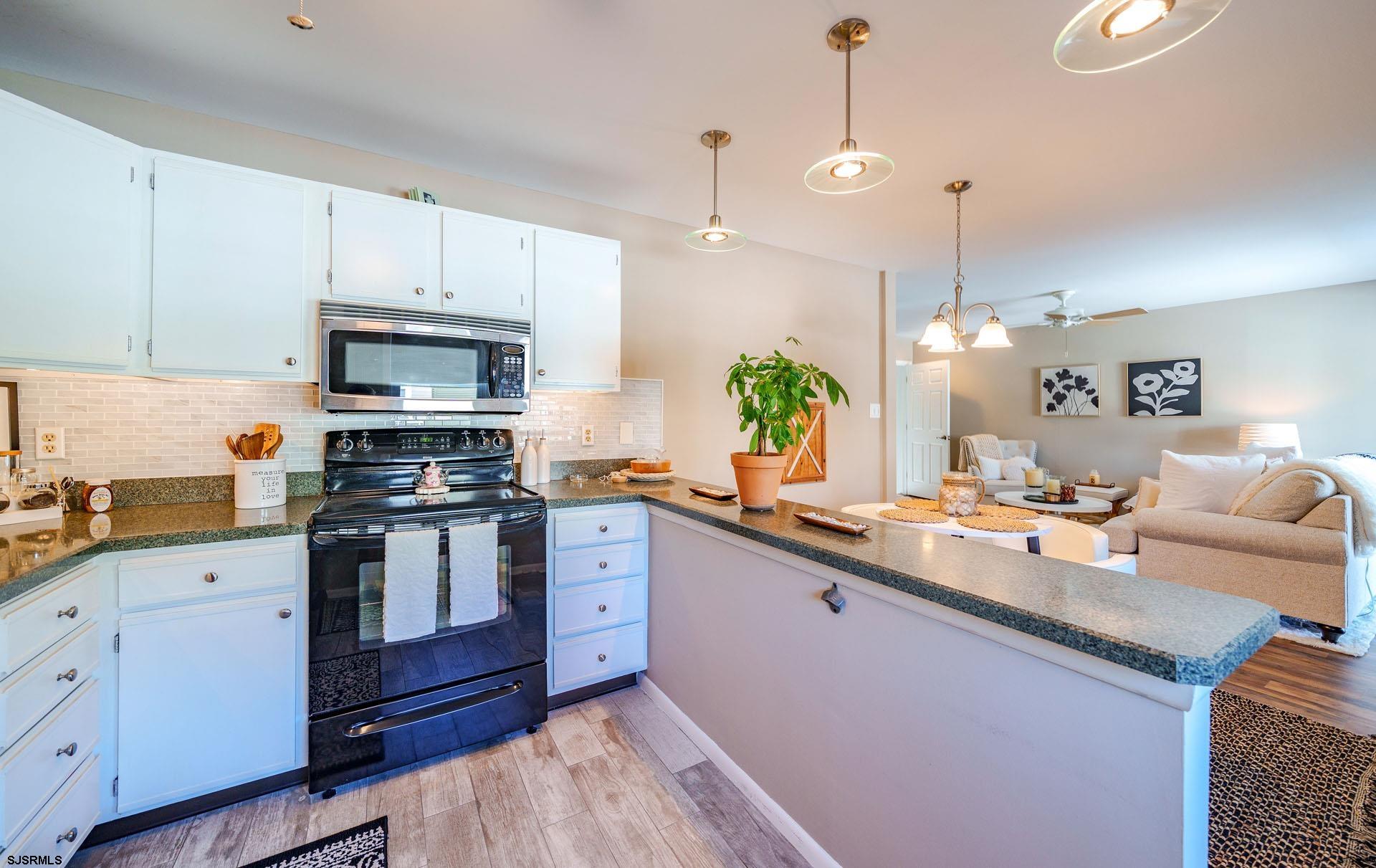 2734 Bay Ave Unit: 2734