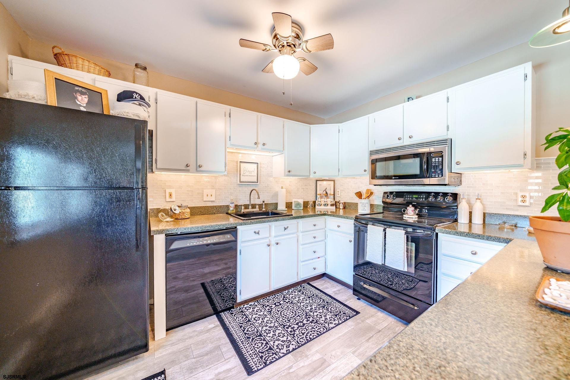 2734 Bay Ave Unit: 2734