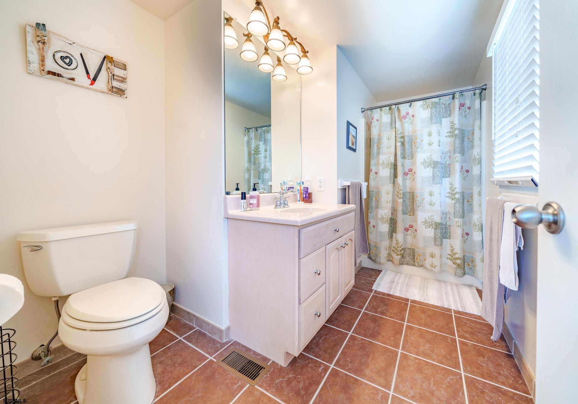 5236 Asbury Ave Unit: 1