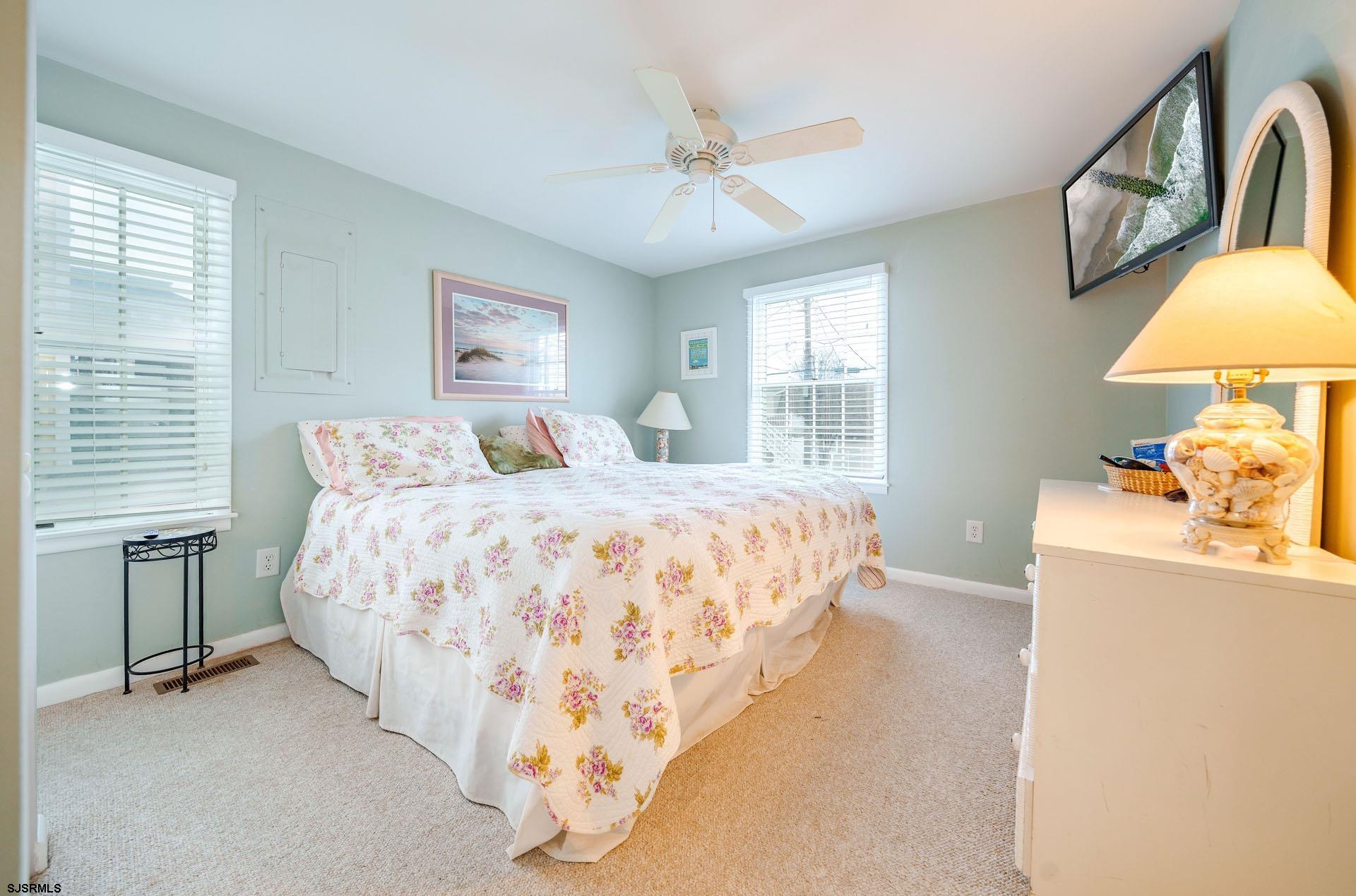 5236 Asbury Ave Unit: 1